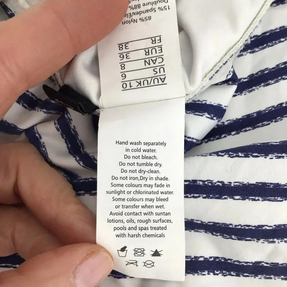 Nip Tuck Women’s Twist Front Striped One Piece Swimsuit NWT Summer Beach Size 6 - Picture 12 of 12